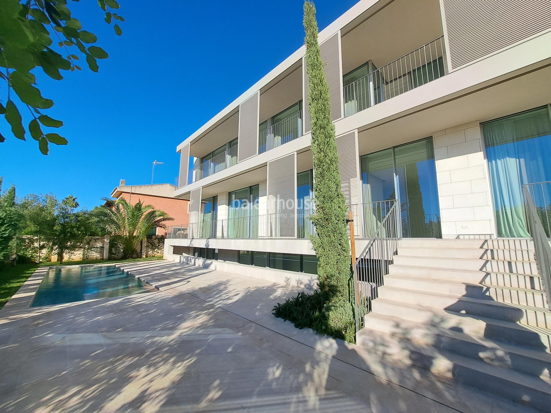 Nueva villa de diseño moderno, altas calidades y vistas al mar en la excelente zona de la Bonanova