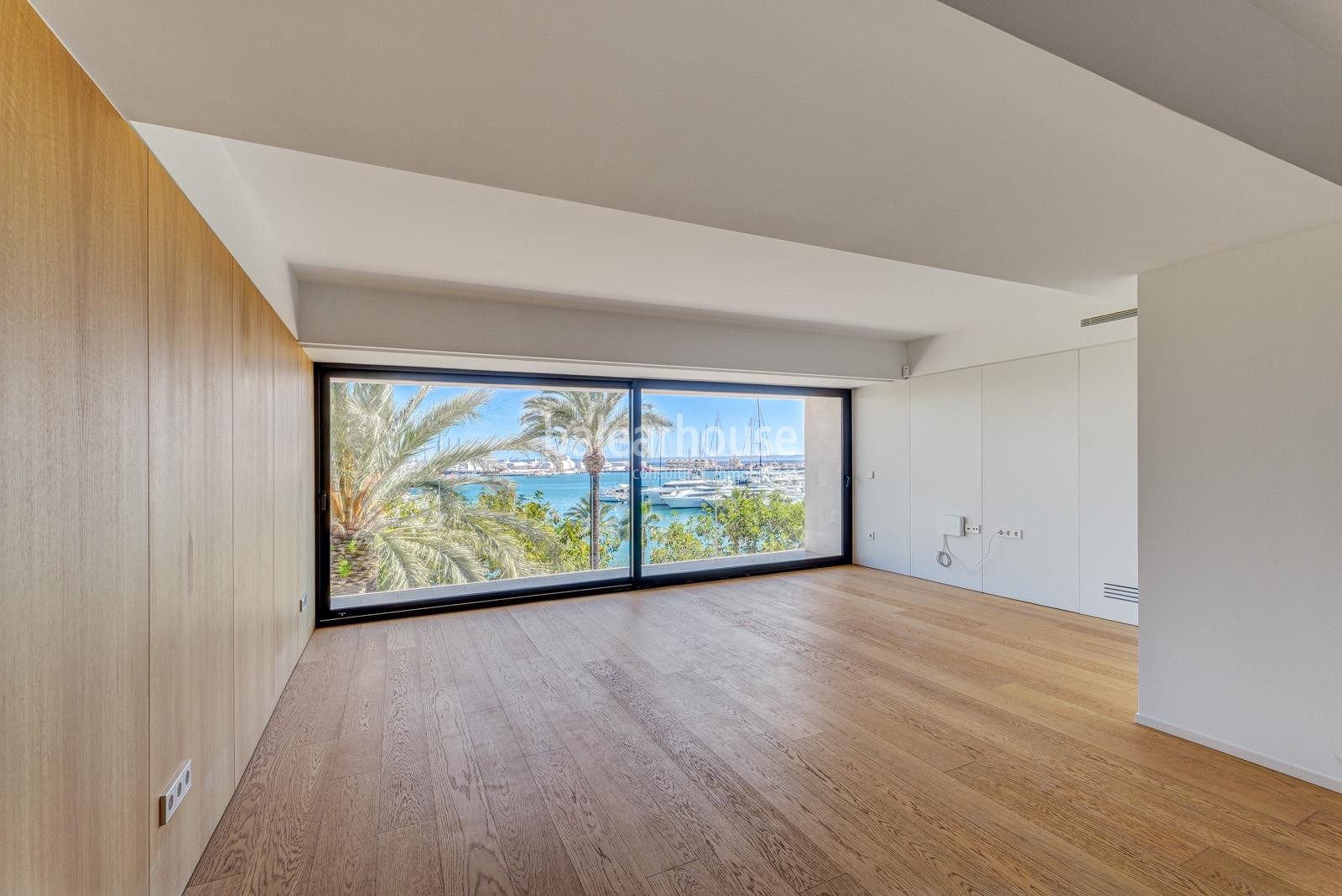 Exclusive new flats on the seafront of Palma where you can live the most contemporary luxury.