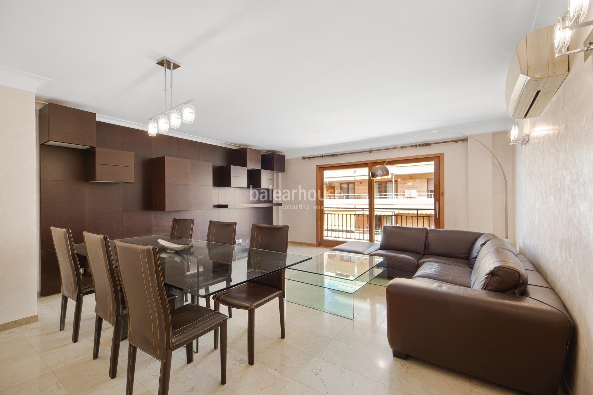 Excellent and bright flat of large dimensions located in the centre of Palma.