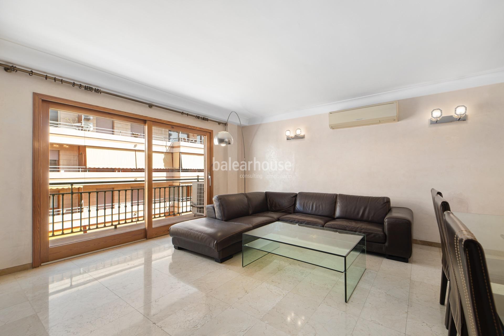 Excellent and bright flat of large dimensions located in the centre of Palma.