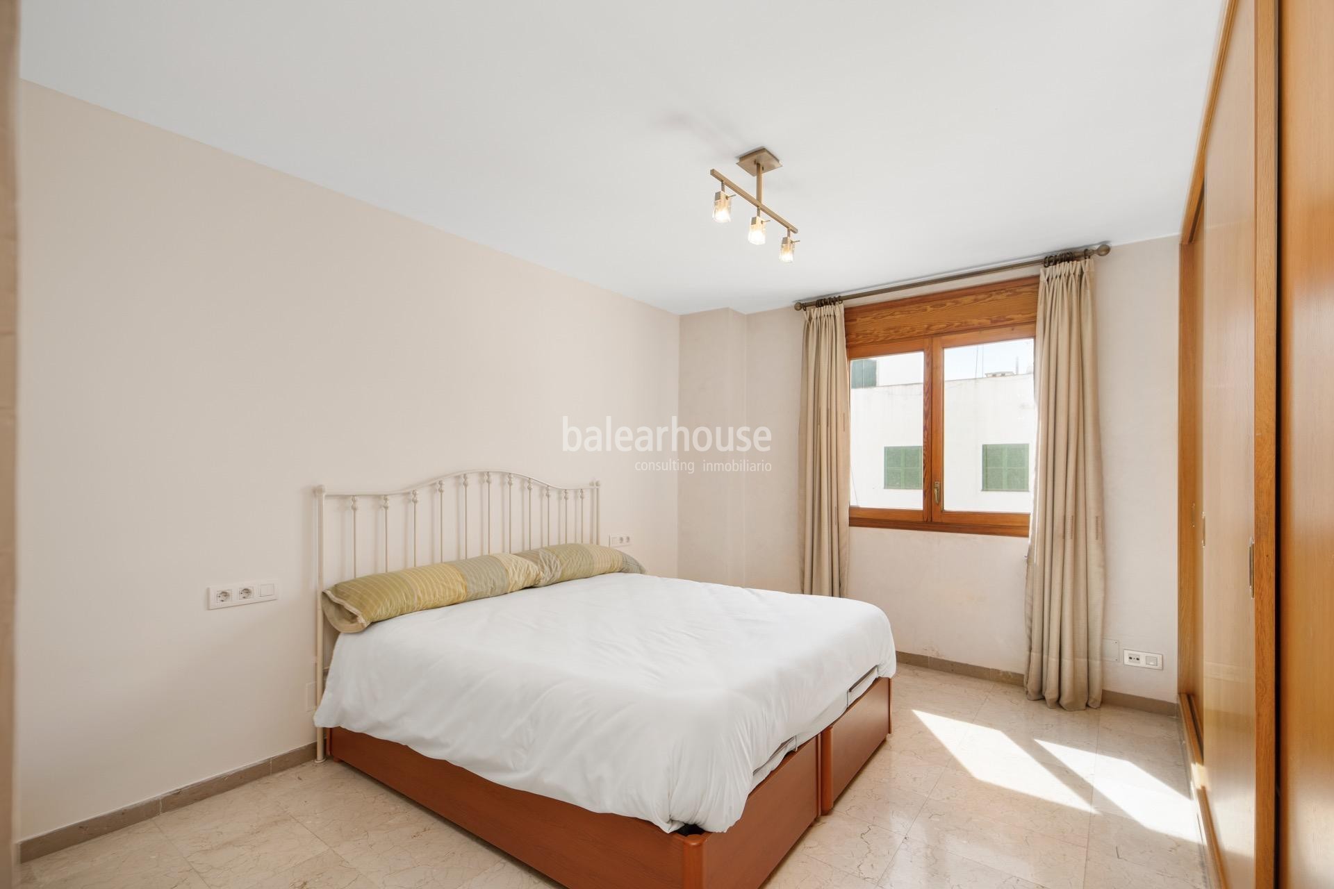 Excellent and bright flat of large dimensions located in the centre of Palma.