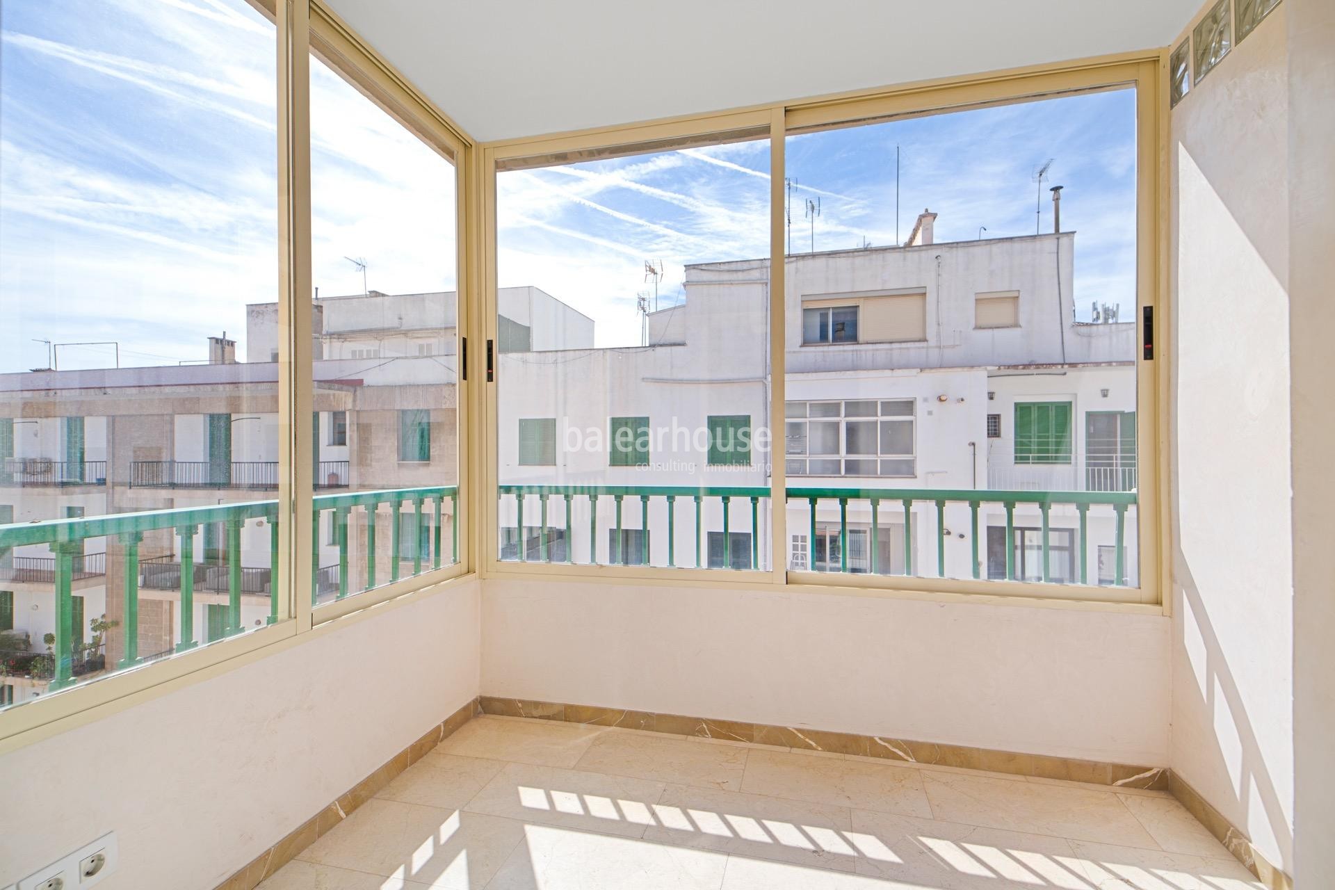 Excellent and bright flat of large dimensions located in the centre of Palma.