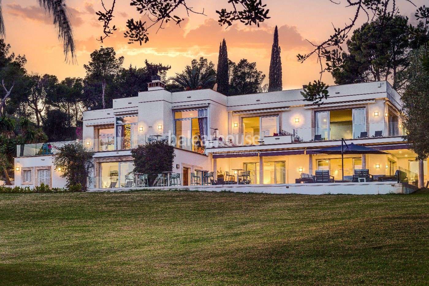 Luxus-Anwesen in Son Vida mit absoluter Privatsphäre und Panoramablicken auf die Bucht von Palma