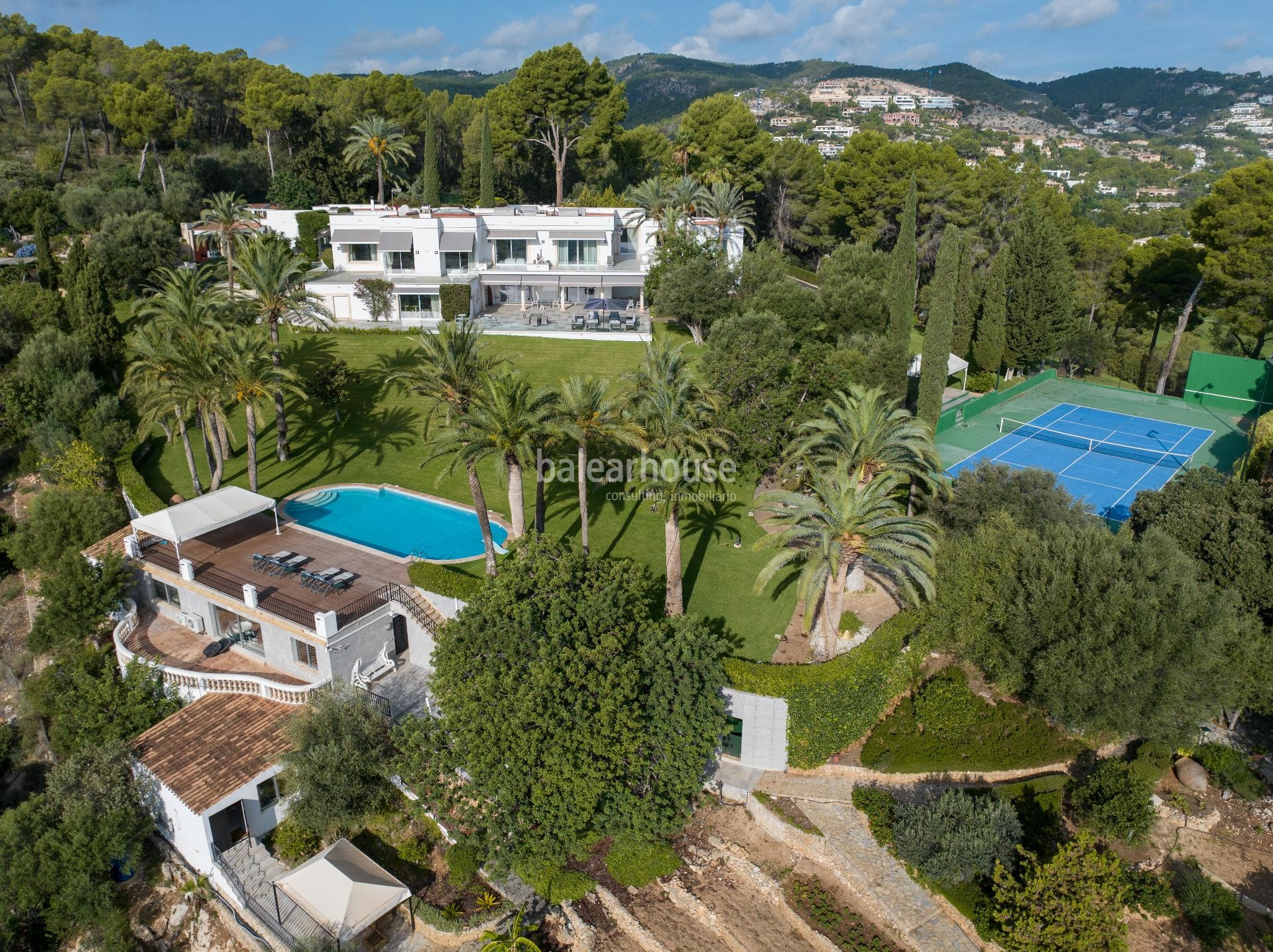 Luxus-Anwesen in Son Vida mit absoluter Privatsphäre und Panoramablicken auf die Bucht von Palma