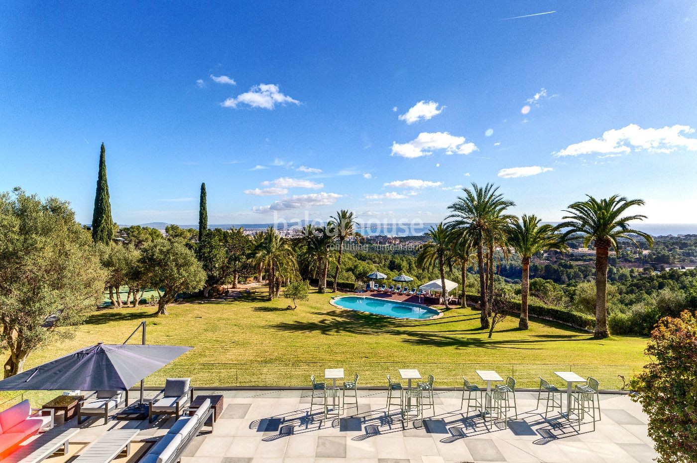 Luxus-Anwesen in Son Vida mit absoluter Privatsphäre und Panoramablicken auf die Bucht von Palma