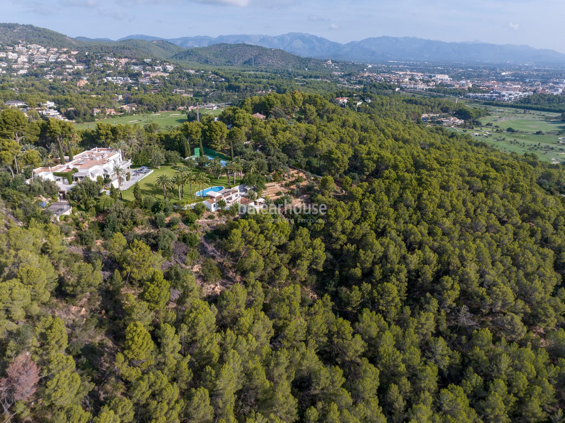 Luxus-Anwesen in Son Vida mit absoluter Privatsphäre und Panoramablicken auf die Bucht von Palma