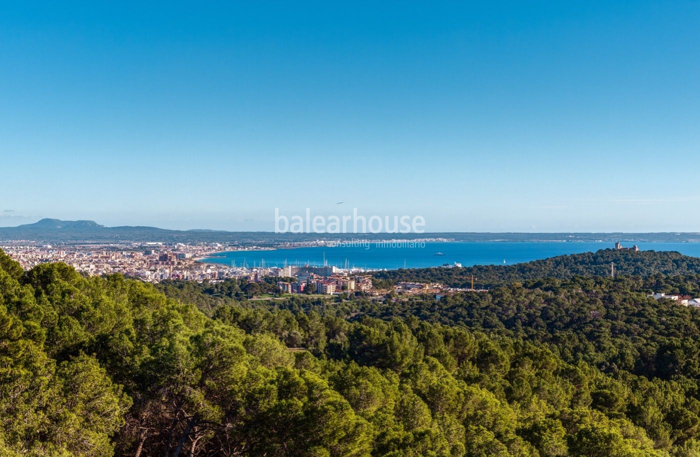Luxus-Anwesen in Son Vida mit absoluter Privatsphäre und Panoramablicken auf die Bucht von Palma