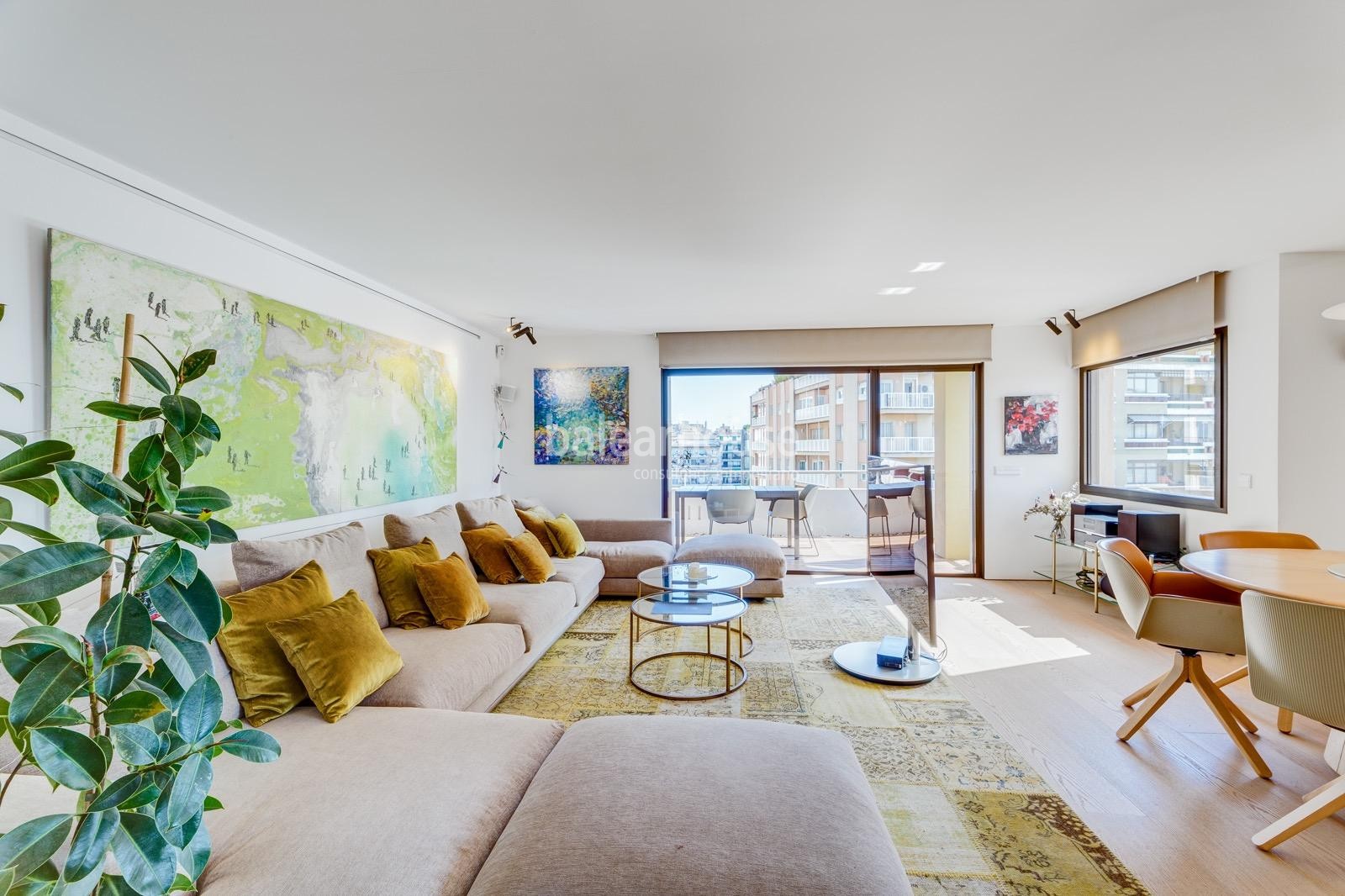 Magnificent large refurbished flat in the centre of Palma with a modern design and high qualities.