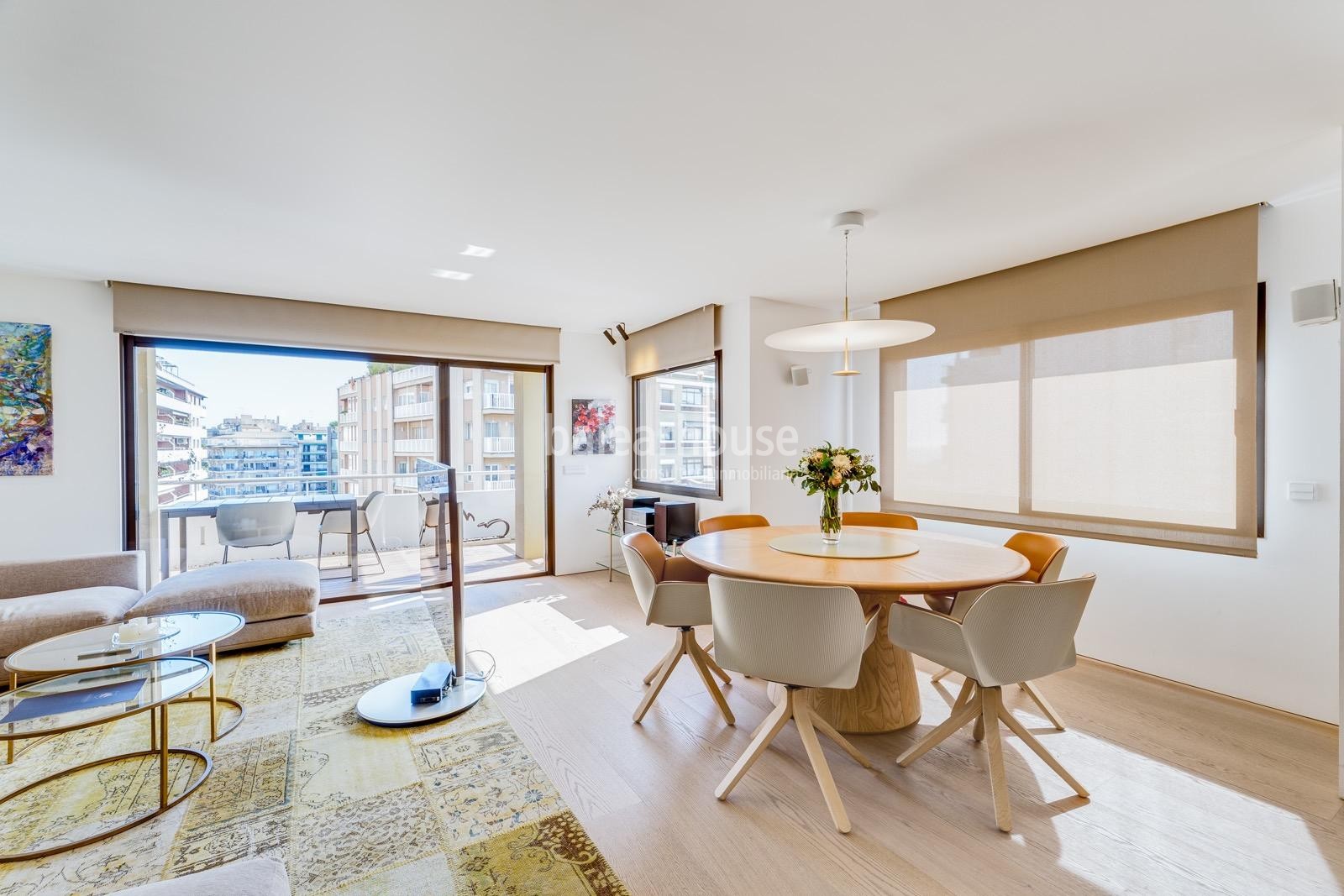 Magnificent large refurbished flat in the centre of Palma with a modern design and high qualities.