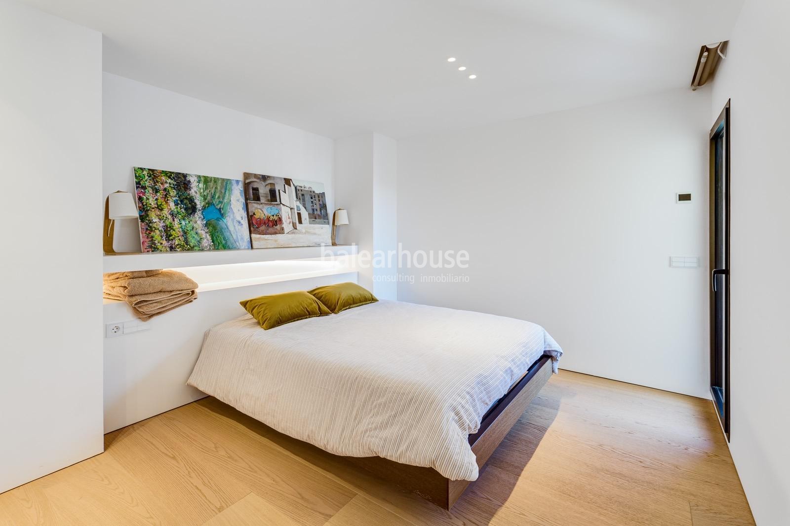 Magnificent large refurbished flat in the centre of Palma with a modern design and high qualities.