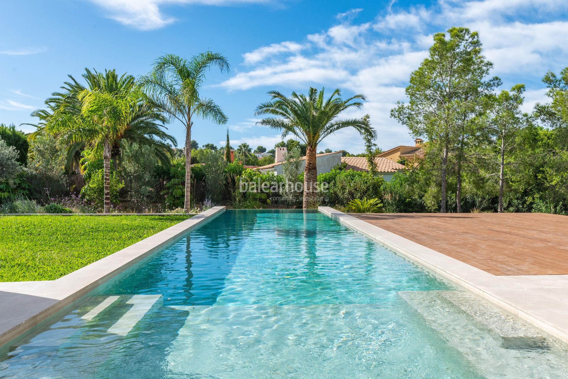 Elegante villa de obra nueva y preciosos jardines en Nova Santa Ponsa