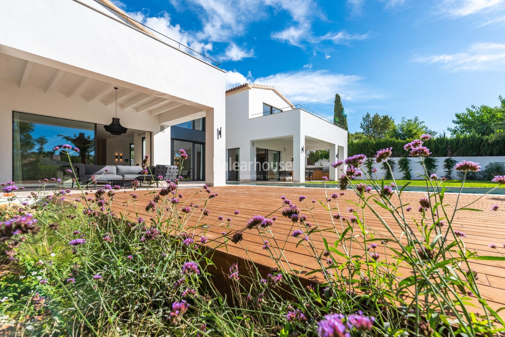 Elegante neugbau Villa mit schönem Garten in Nova Santa Ponsa