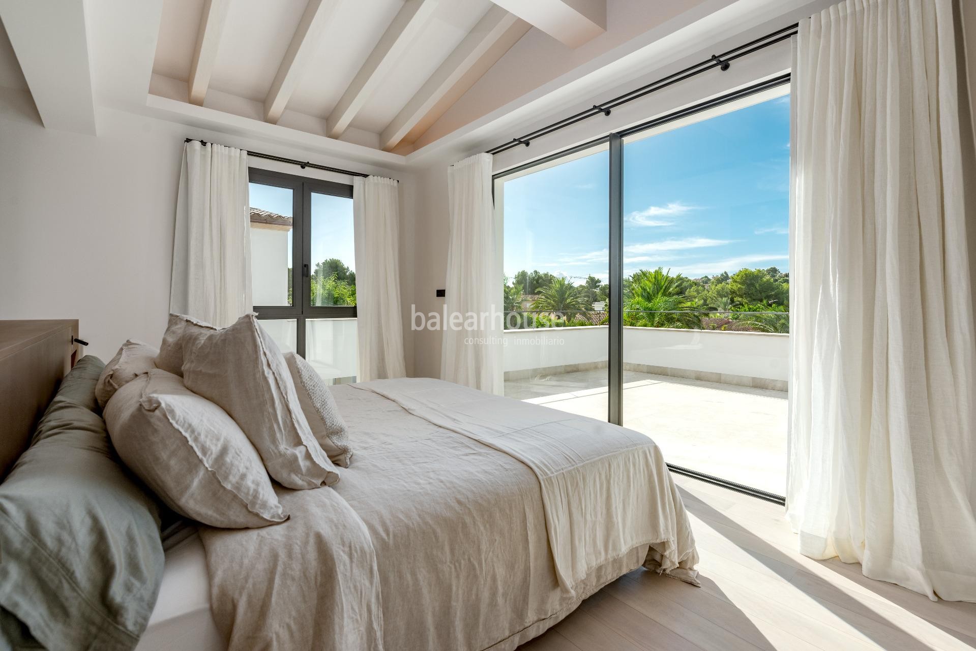 Elegante neugbau Villa mit schönem Garten in Nova Santa Ponsa