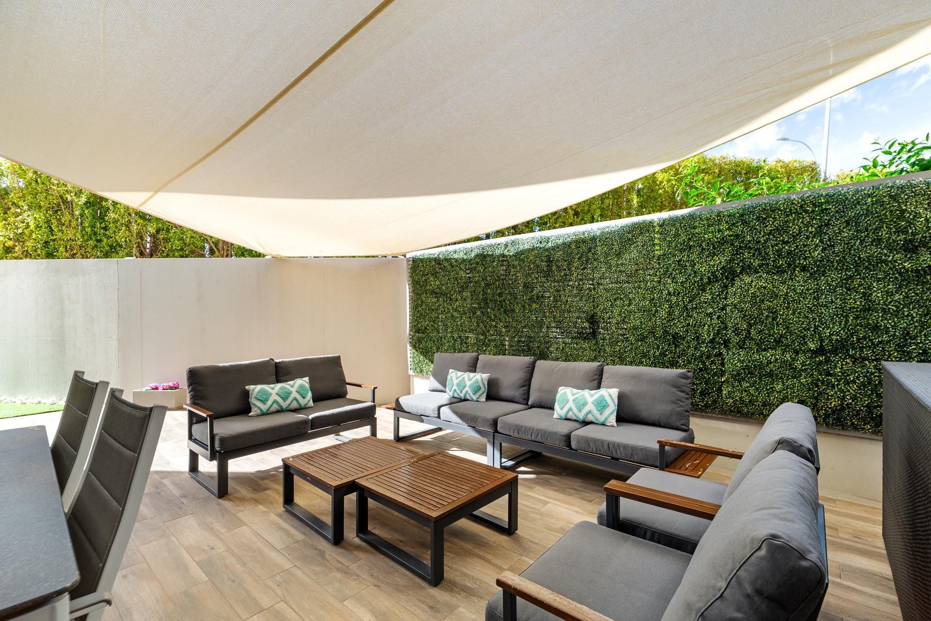 Excellent ground floor with large gardens and private terraces next to the golf course in Palma