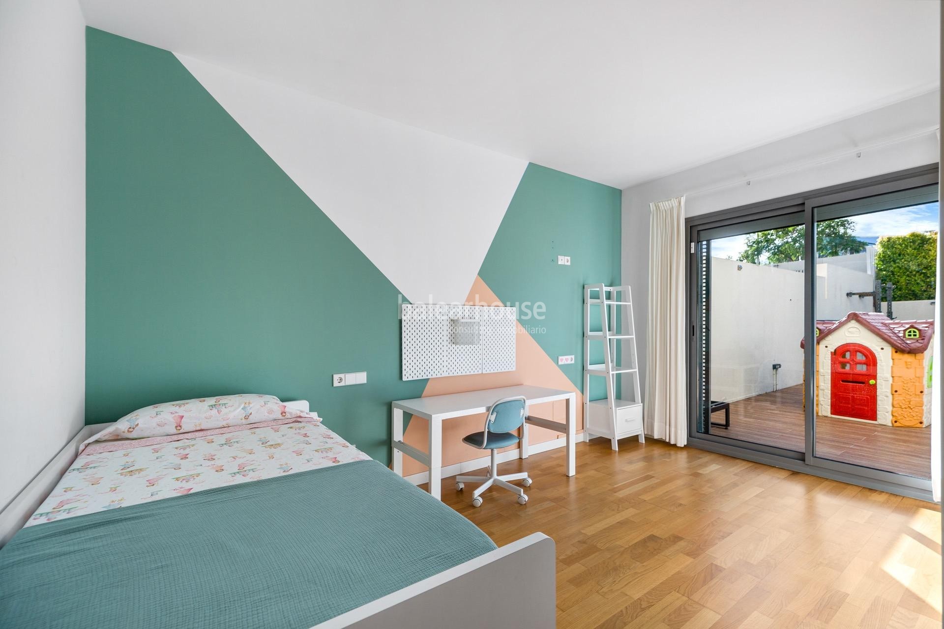Excelente planta baja con grandes jardines y terrazas privadas junto al golf en Palma