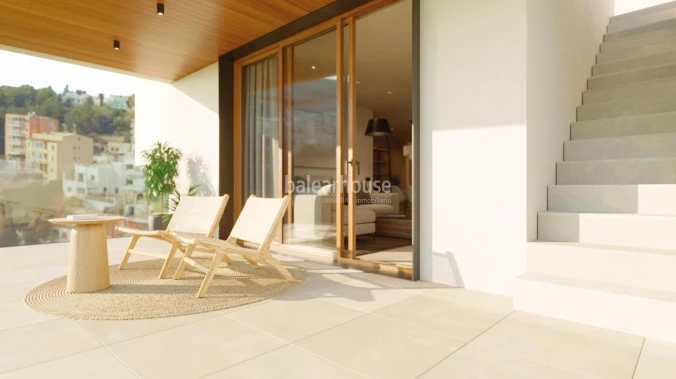 Altas calidades en este exclusivo ático de obra nueva con solarium y piscina privados cerca del mar