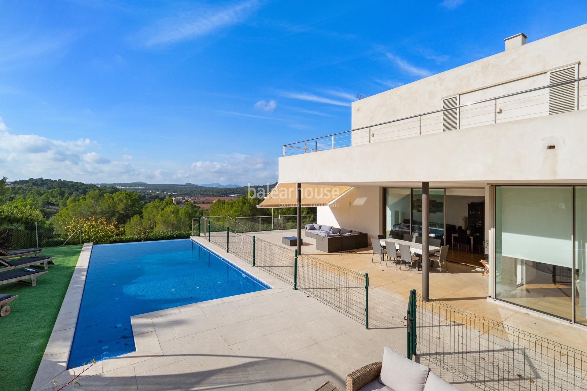 Große moderne Design-Villa mit hoher Qualität und unverbaubarem Blick in Cala Vinyas