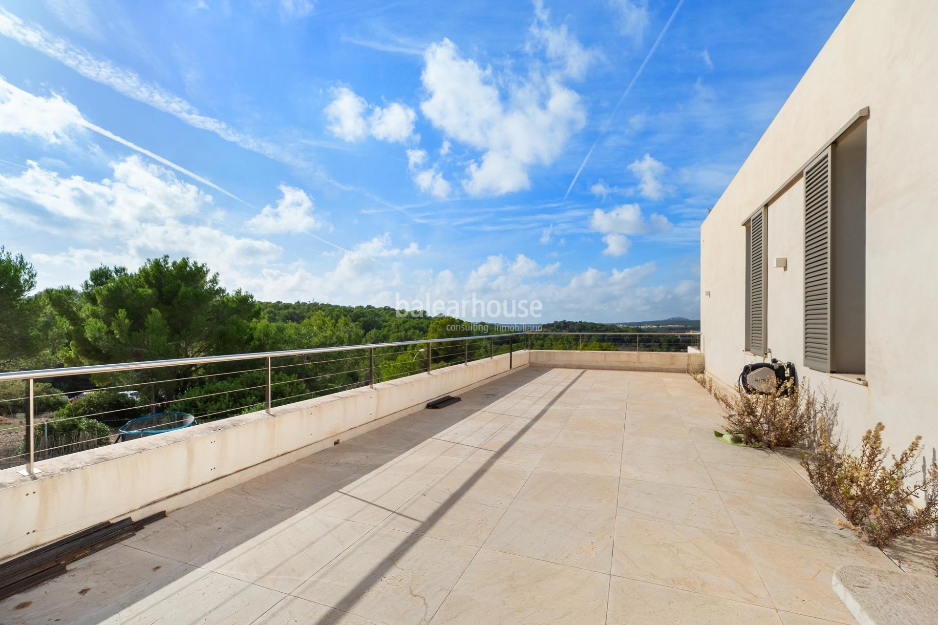 Große moderne Design-Villa mit hoher Qualität und unverbaubarem Blick in Cala Vinyas