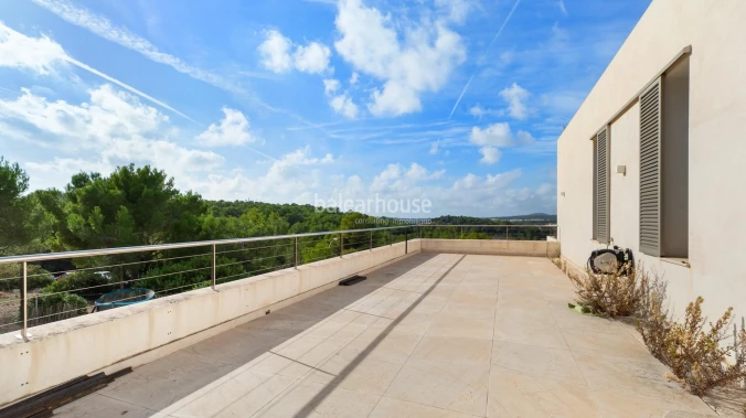 Large modern design villa with high qualities and unobstructed views in Cala Vinyas