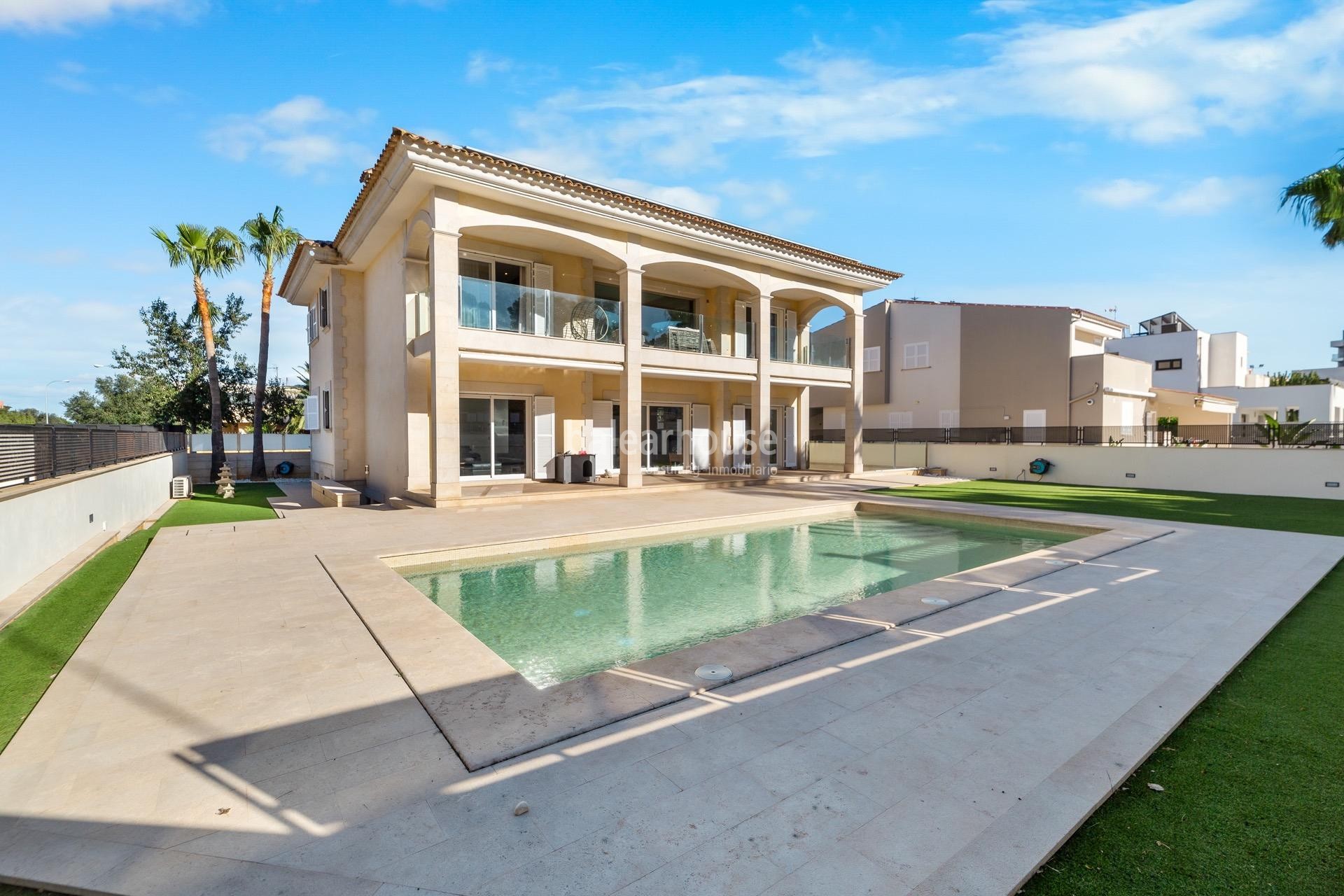 Schöne moderne Villa mit Terrassen und Pool in der Nähe des Strandes in Las Maravillas Bereich
