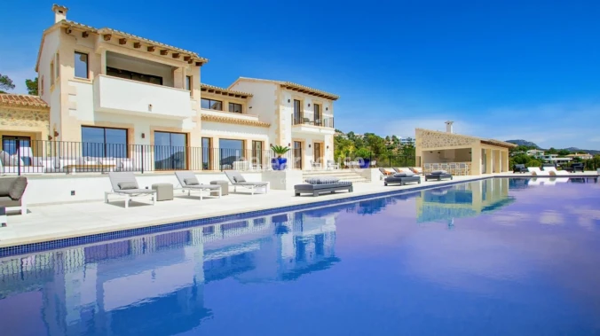 Exceptional finca with views of the sea and Puerto de Andratx