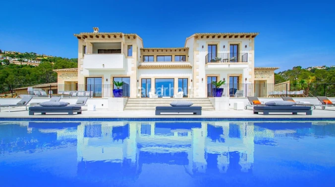 Exceptional finca with views of the sea and Puerto de Andratx