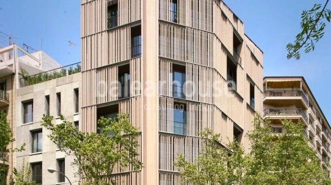 Neue Häuser mit innovativer, moderner Architektur an Palmas privilegiertem Paseo Mallorca