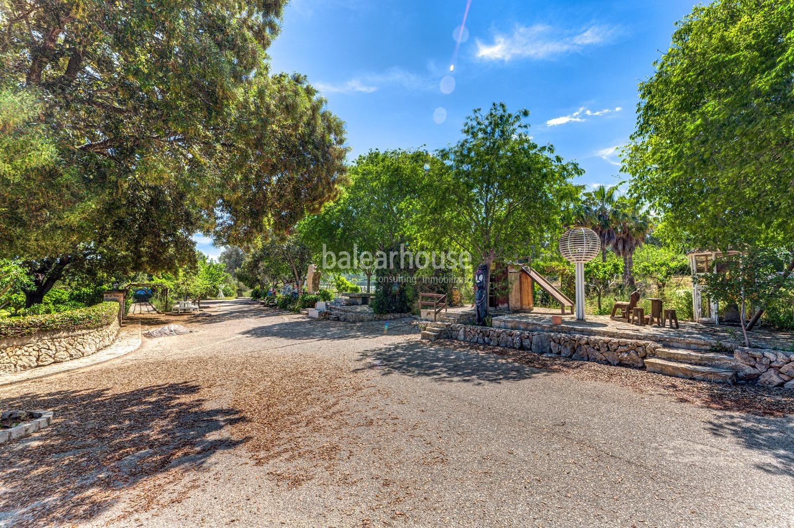 Gran finca dentro de un extenso terreno con increíbles espacios exteriores y muy cerca de playas.