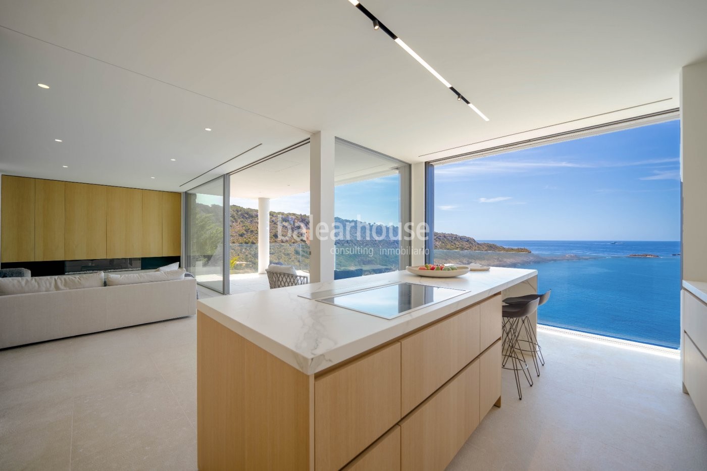 Impressive seafront villa with spectacular views of the Mediterranean near Port Adriano.