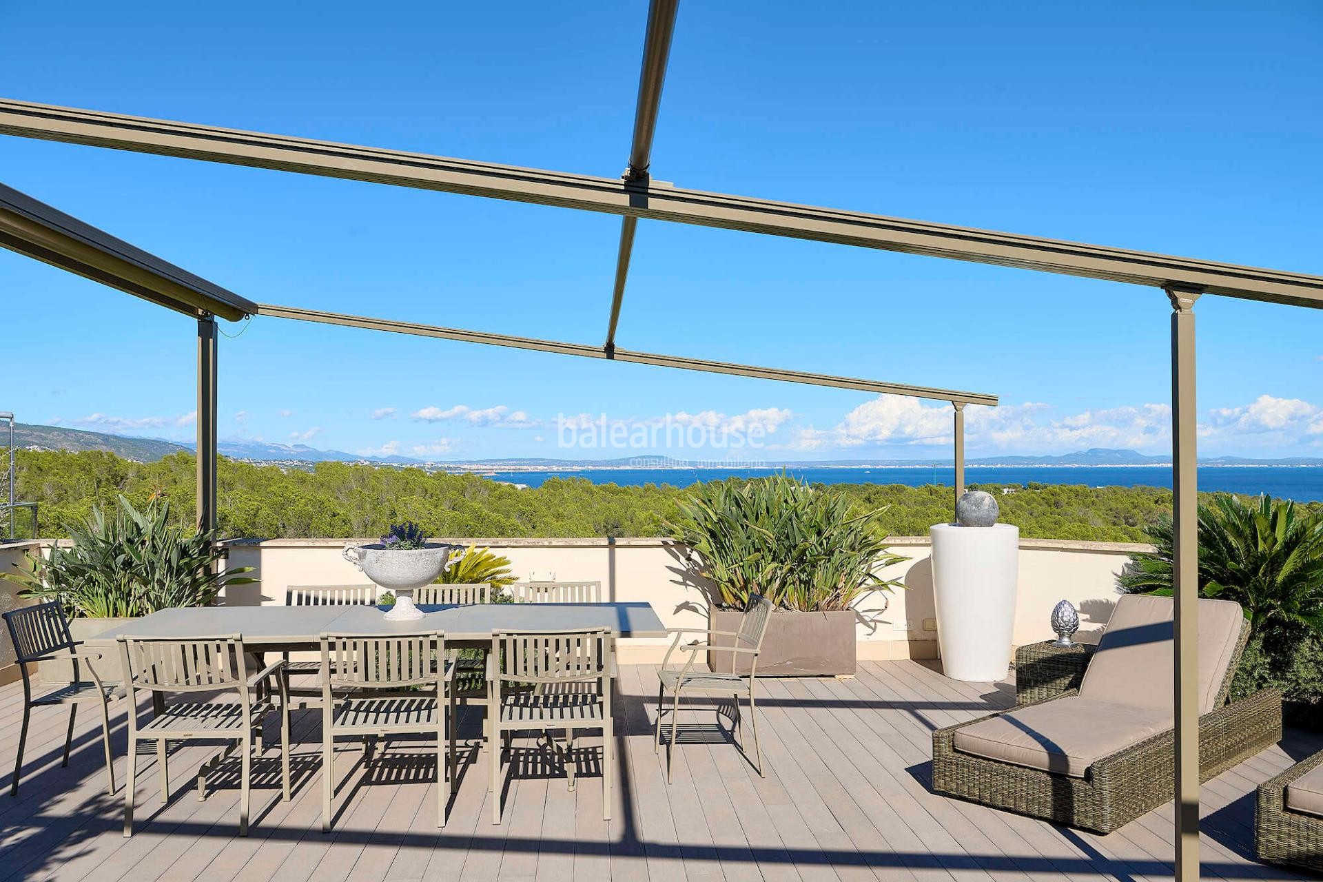 Elegante ático dúplex con vistas espectaculares al mar en Sol de Mallorca