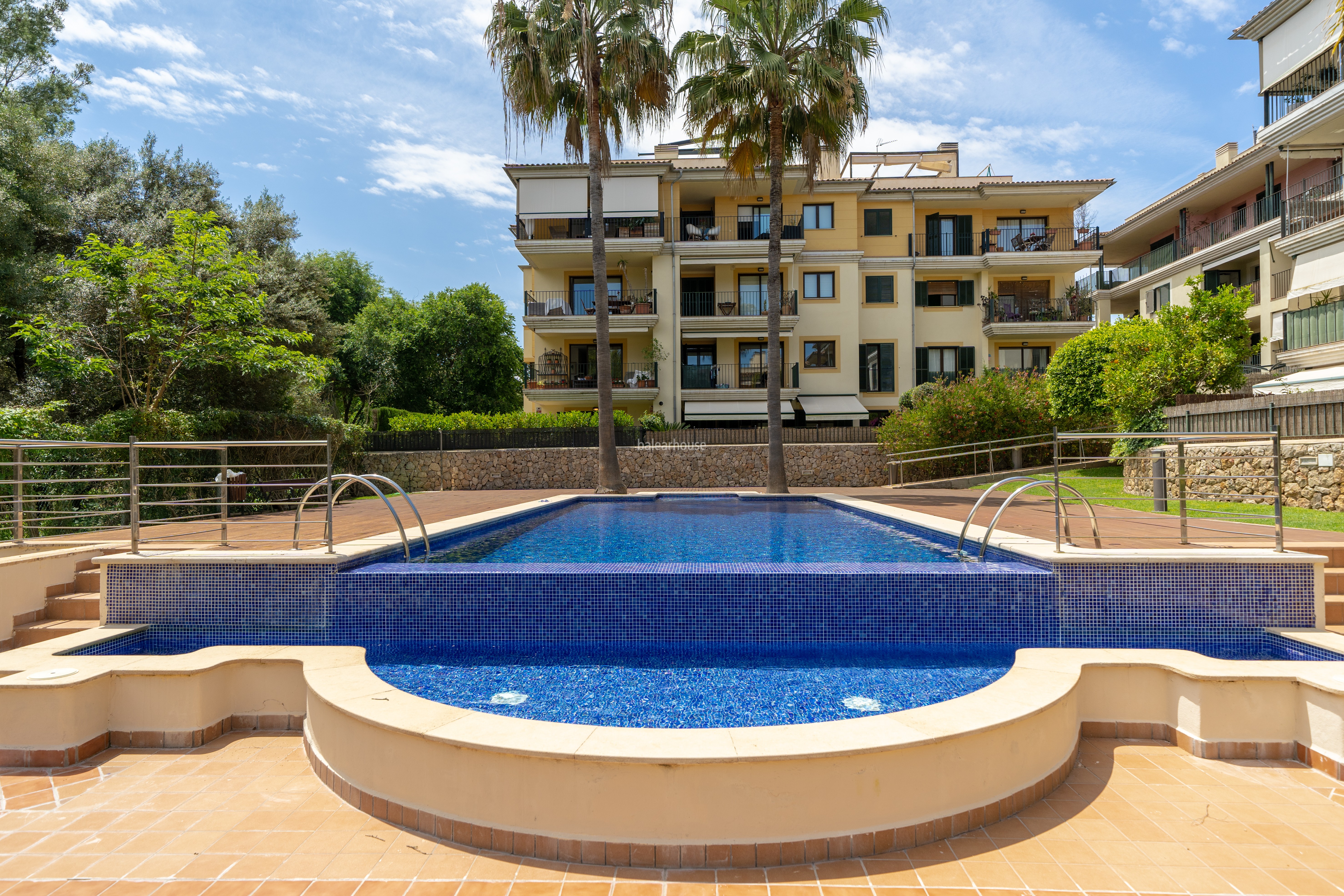 Magnífico ático con terraza y vistas al verde paisaje del Castillo de Bellver