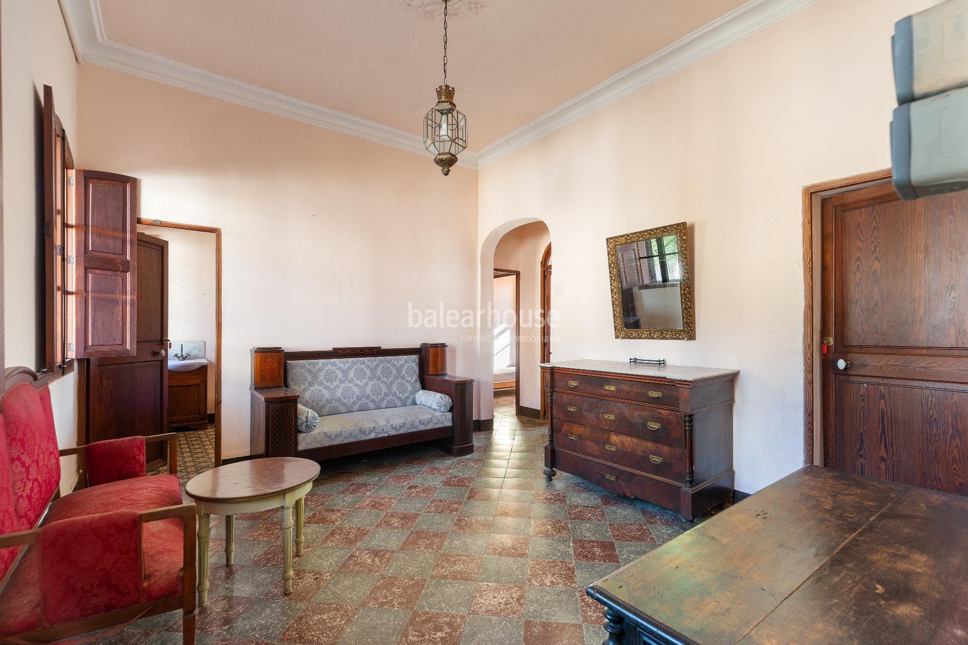 Espectacular casa tradicional mallorquina con enorme potencial hotelero en El Terreno