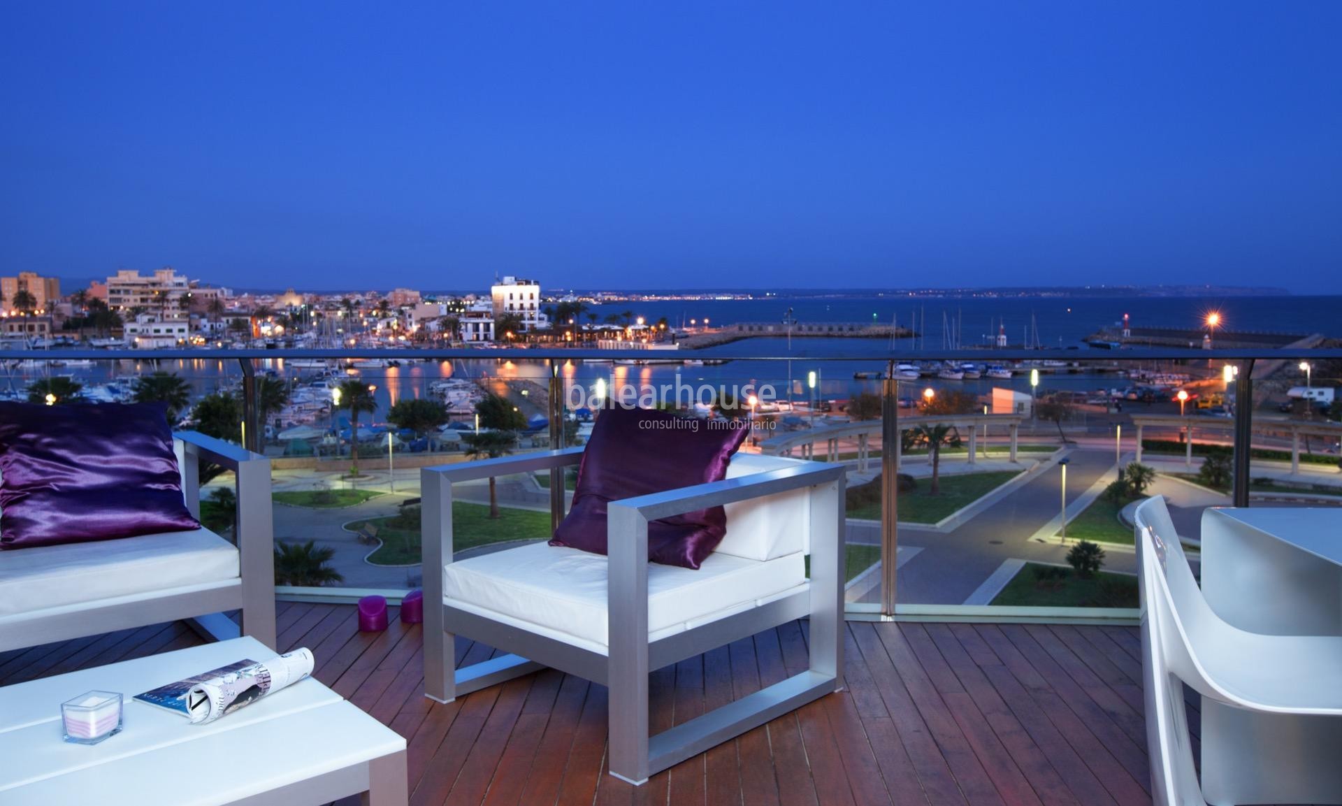 Exclusivo piso con gran terraza privilegiadamente ubicado en primera línea de mar del Portixol