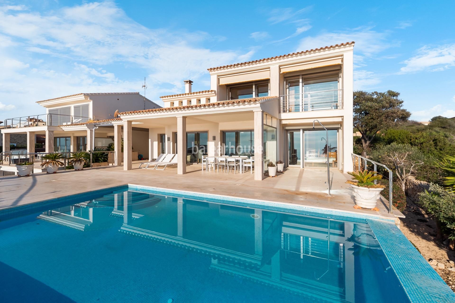 Splendid villa in Porto Cristo with stunning sea views next to beautiful coves