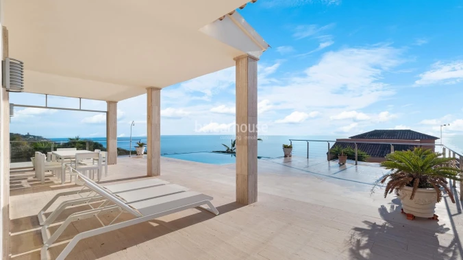 Extraordinary villas in Porto Cristo with stunning sea views next to beautiful coves