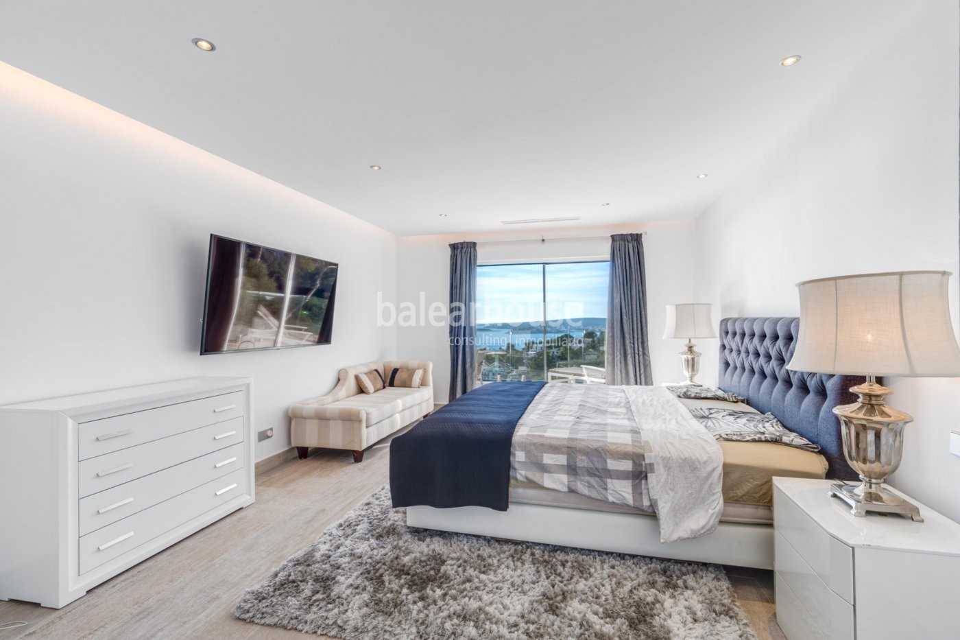 Fabulous modern design villa open to beautiful sea views in Costa d'en Blanes.