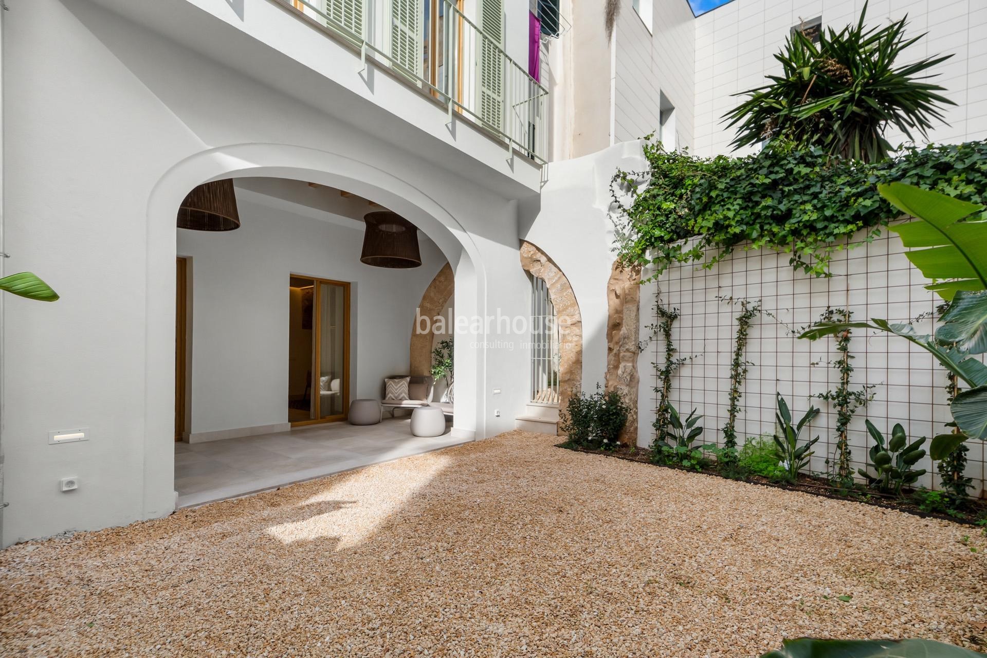 Design und Tradition in diesem exklusiven neuen Haus im historischen Zentrum von Palma