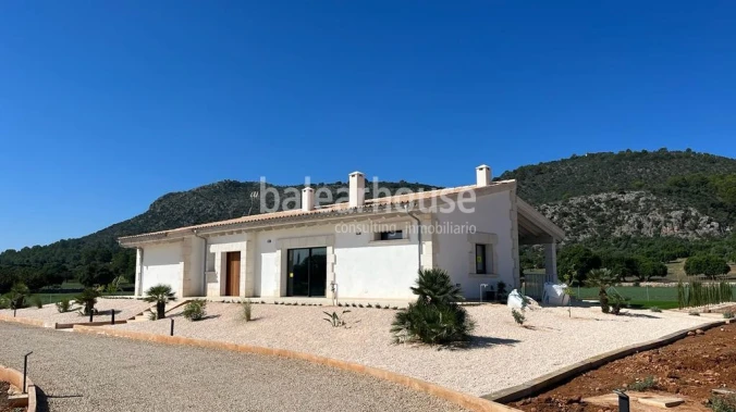 Neu gebaute Finca mit schönem Bergblick bei Inca