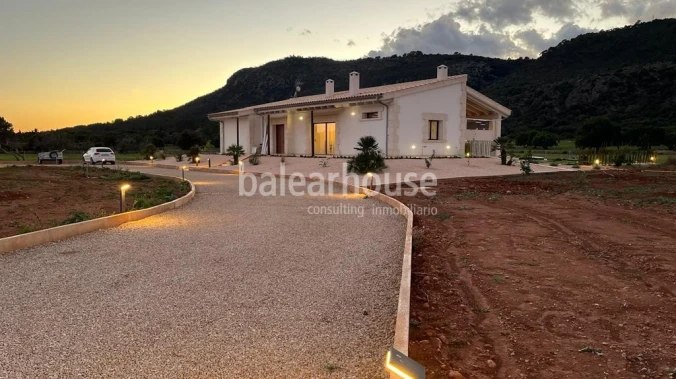 Neu gebaute Finca mit schönem Bergblick bei Inca