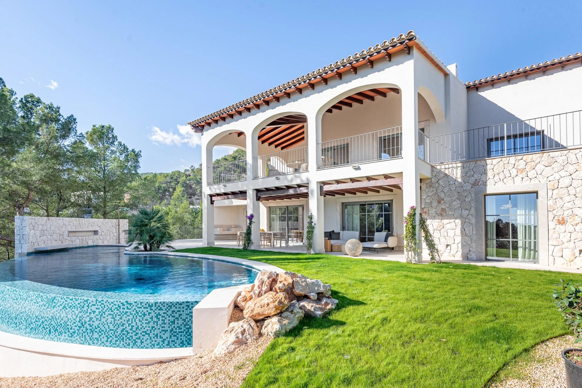 Schöne Villa in Son Vida, eine Mischung aus Tradition und Design mit unglaublichem Meerblick.