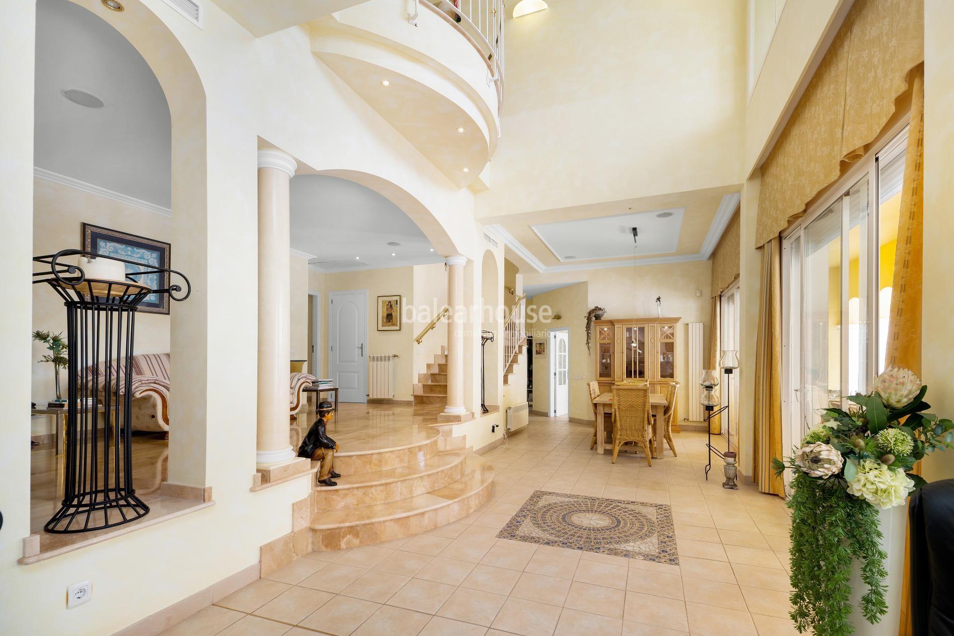 Bright mediterranean style villa with beautiful sea views in Bendinat