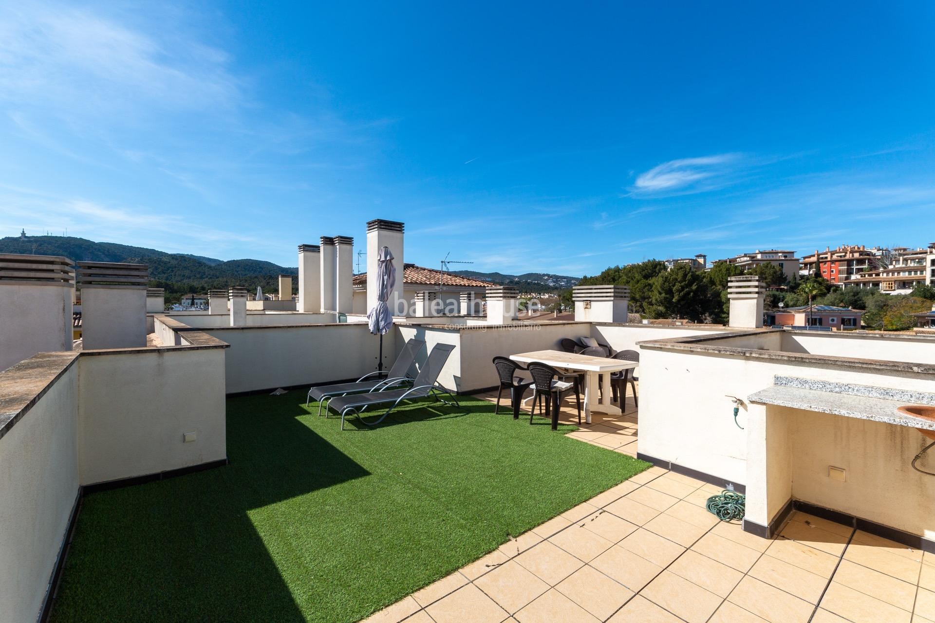 Beautiful and bright penthouse with private terrace and solarium in the green lung of Palma