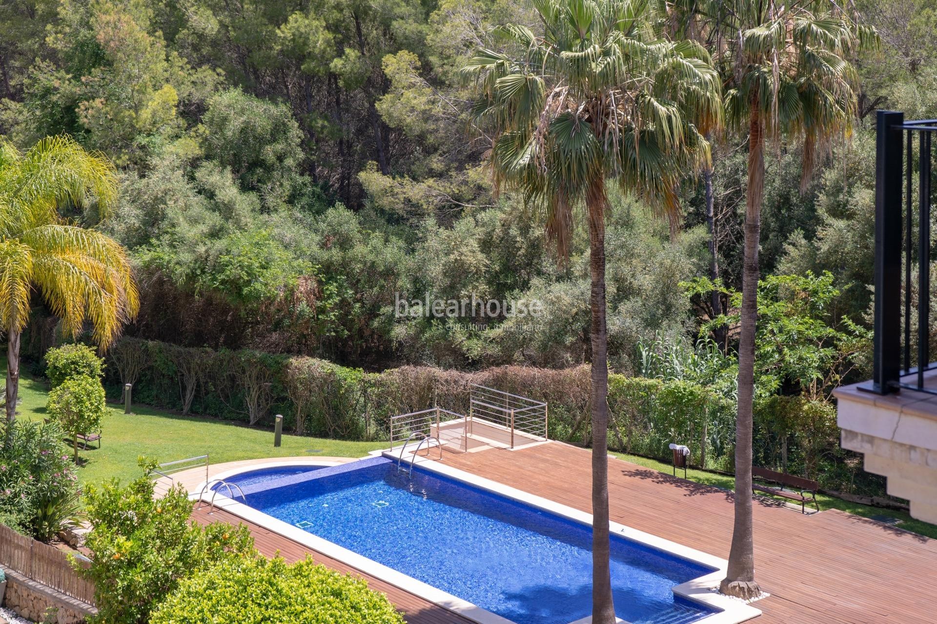Beautiful and bright penthouse with private terrace and solarium in the green lung of Palma