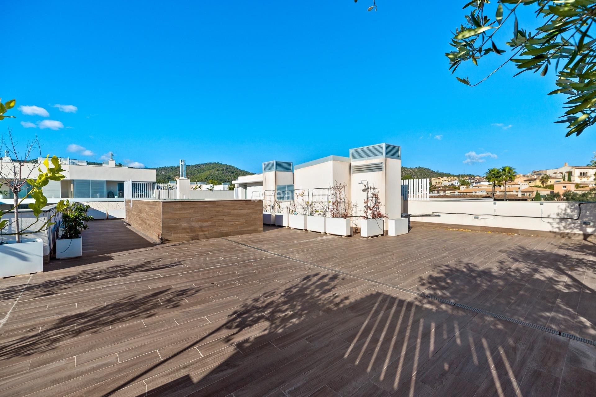 Fantastic penthouse with private solarium in a well-kept complex in front of the golf in Palma