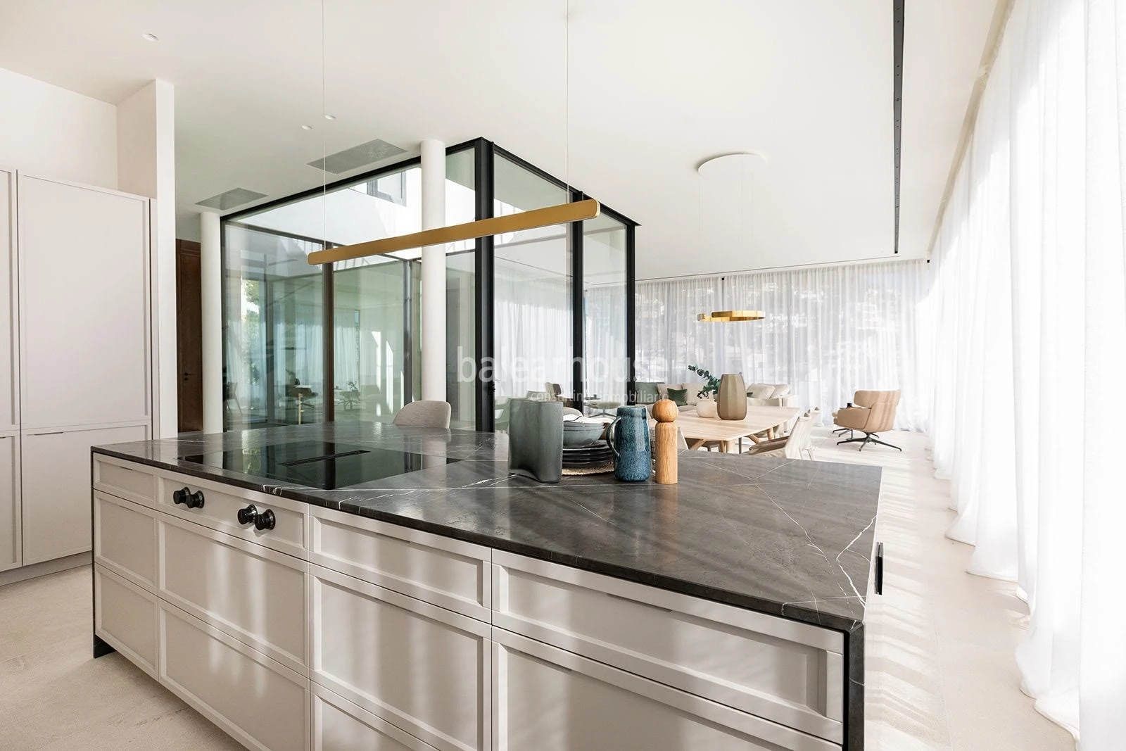 Spectacular new designer villa with high qualities and fantastic views of the hills of Palma.