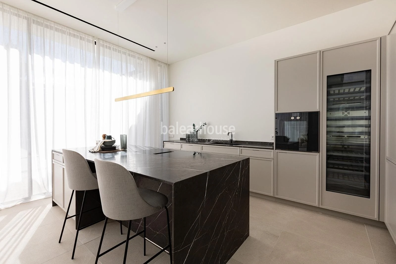 Spectacular new designer villa with high qualities and fantastic views of the hills of Palma.