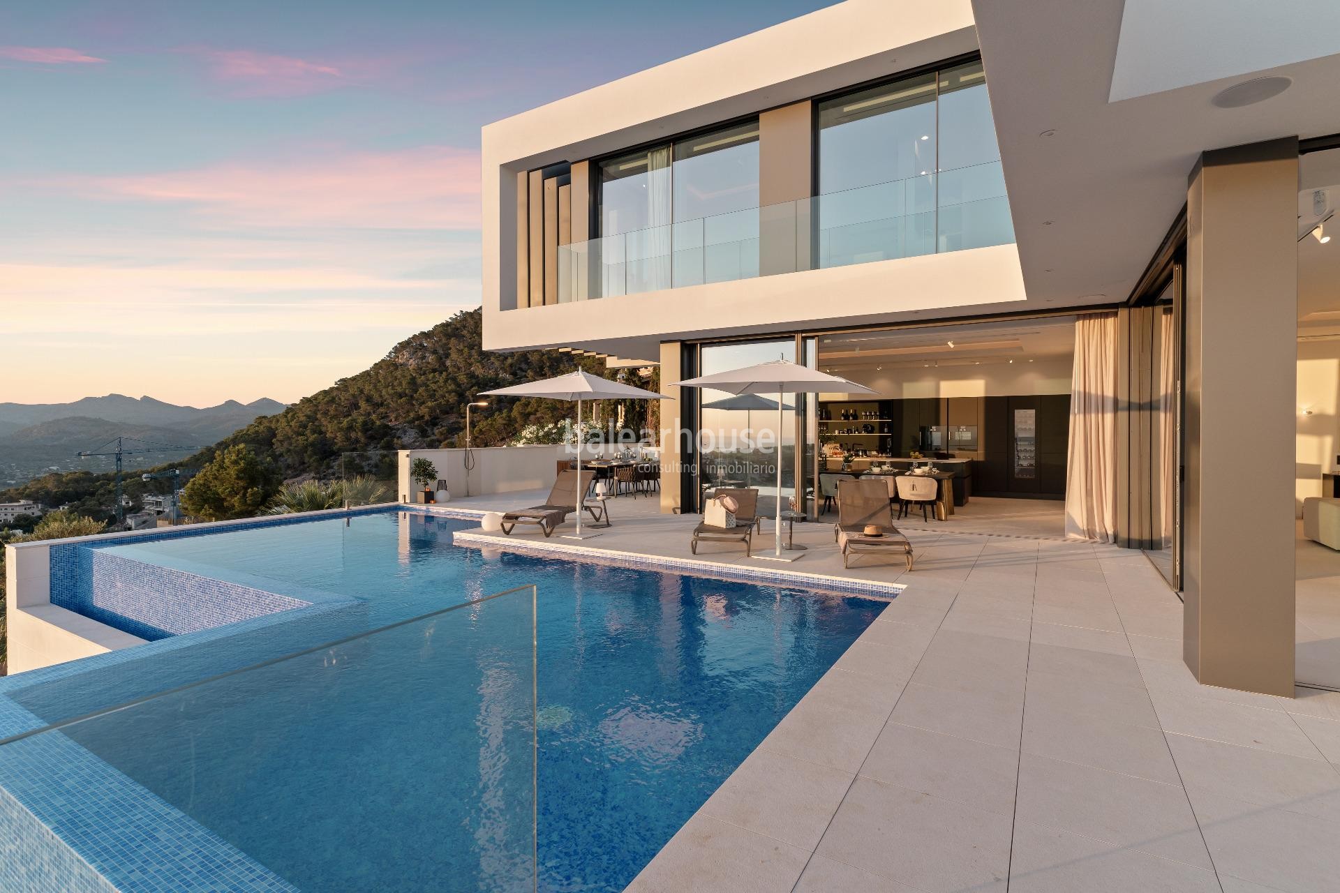 Spectacular sea views from every angle in this exclusive new build villa located in Cala Llamp.