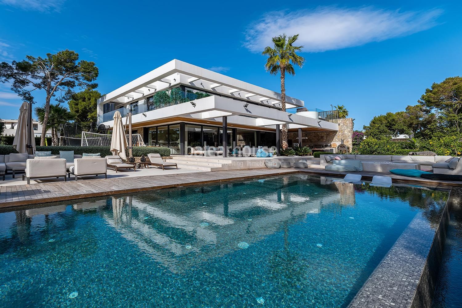 Modern luxury villa in front line golf in Nova Santa Ponsa