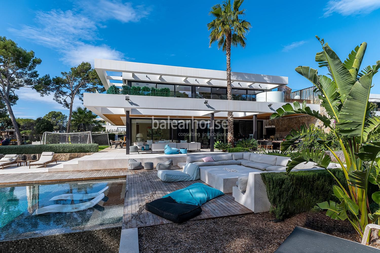 Modern luxury villa in front line golf in Nova Santa Ponsa