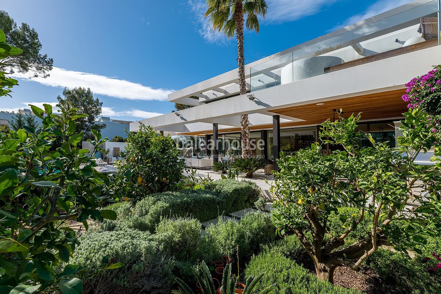 Moderne Luxusvilla in erster Linie Golf in Nova Santa Ponsa